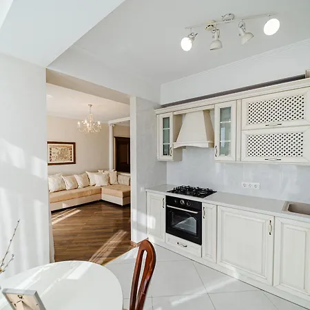 Perfect View Of The Center Apartment