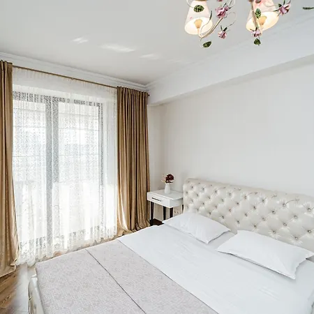 Perfect View Of The Center Apartment